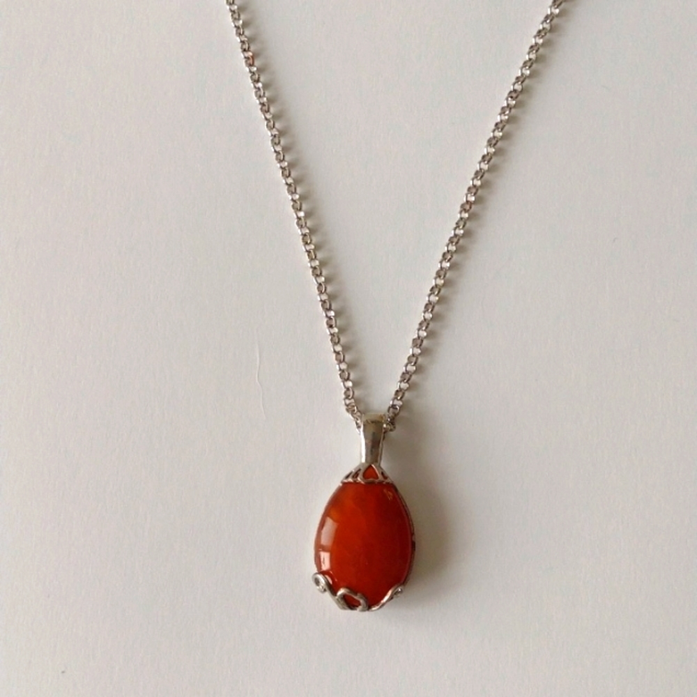 Carnelian pendant enhancer and chain